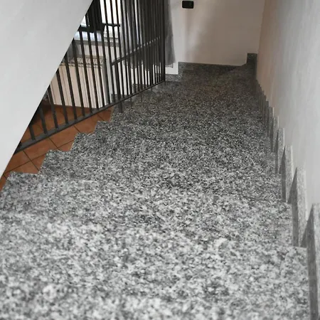Romantic Apartament Near Malpensa 索马伦巴多